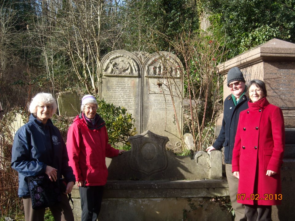 2013_grave_of_C1_JE_Fowler_Dixon_-__ann_sayer_sandra_brown_sue_clements_bill_sutherland.jpg